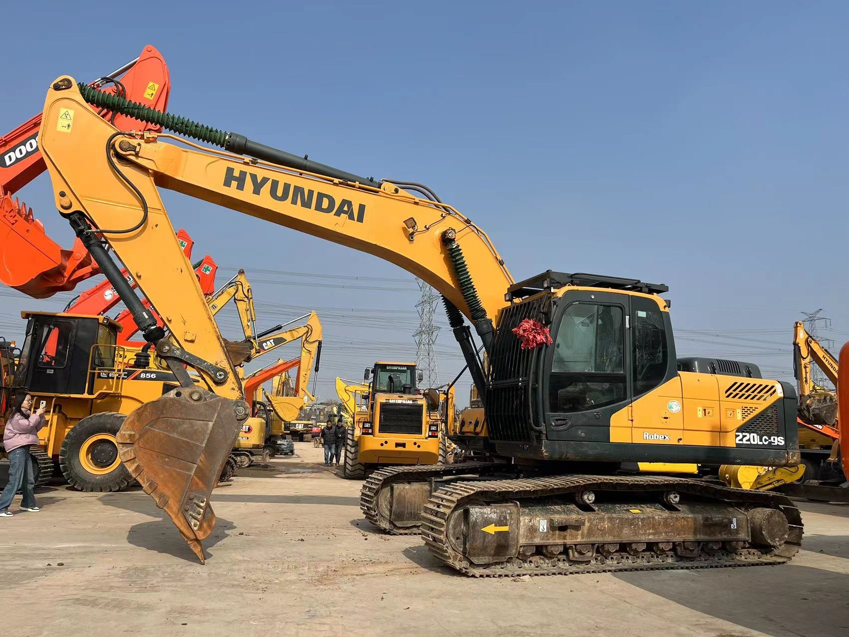 Used original hyundai excavator 220LC-9S heavy equipment 22 tons medium ...