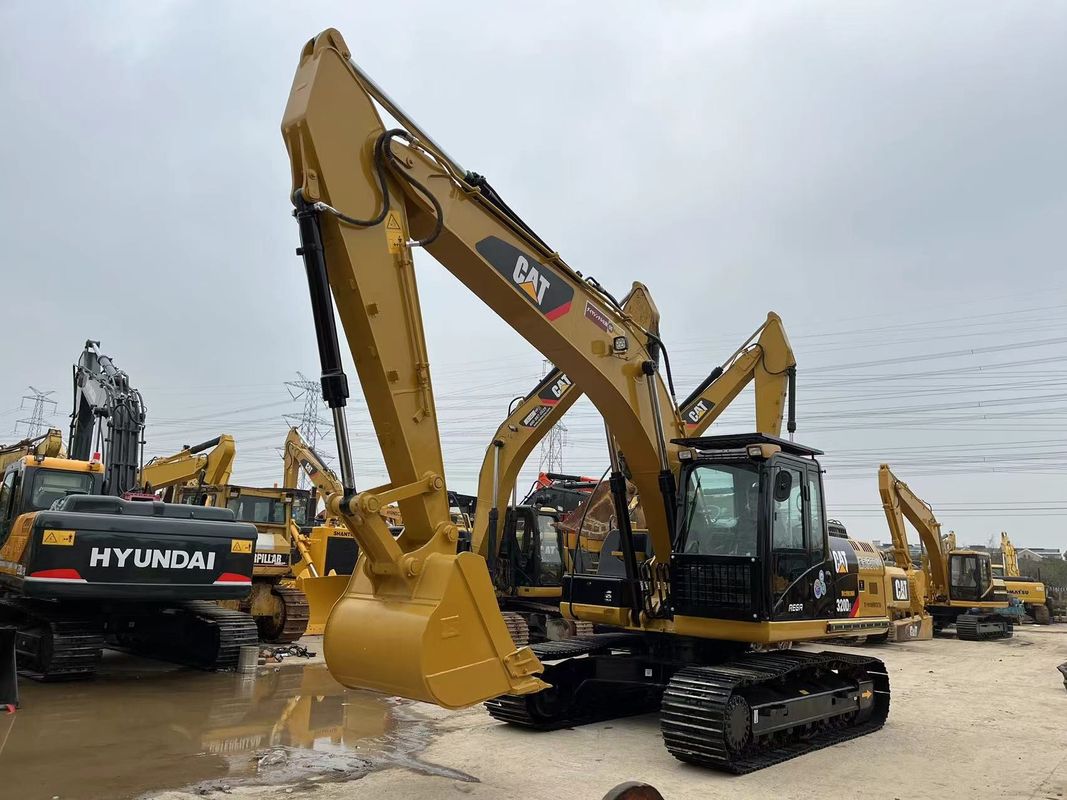 500-2000 Hours Used Caterpillar 320D2 Excavator With No Oil Leak Good Undercarrige