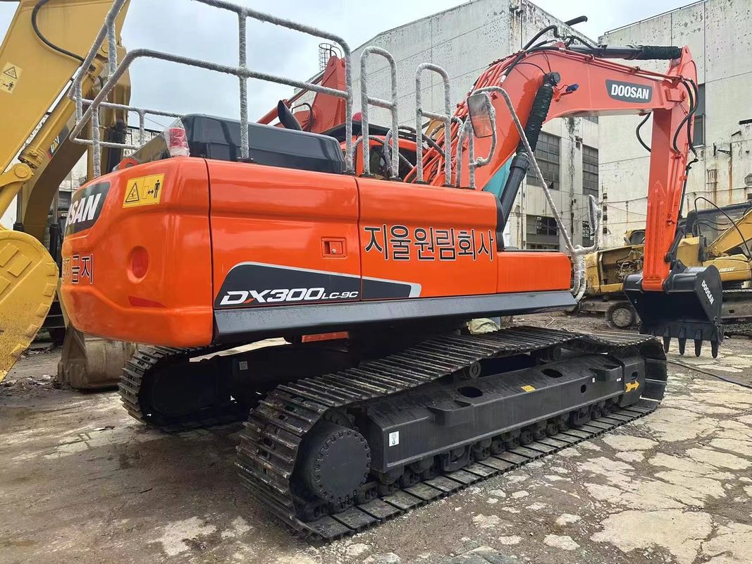 Original Doosan Excavator Used Doosan DX300LC Excavator Large Size Excavator