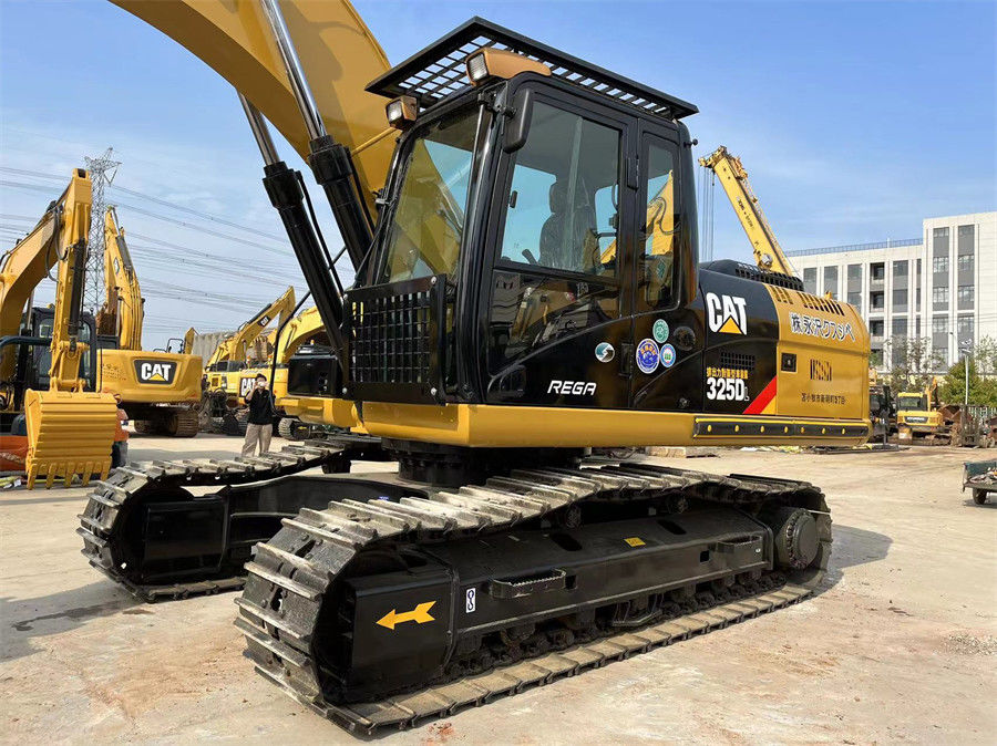 CAT 325DL Hydraulic Excavator Japan Made with C7 Engine 1.4m3 Bucket Capacity.