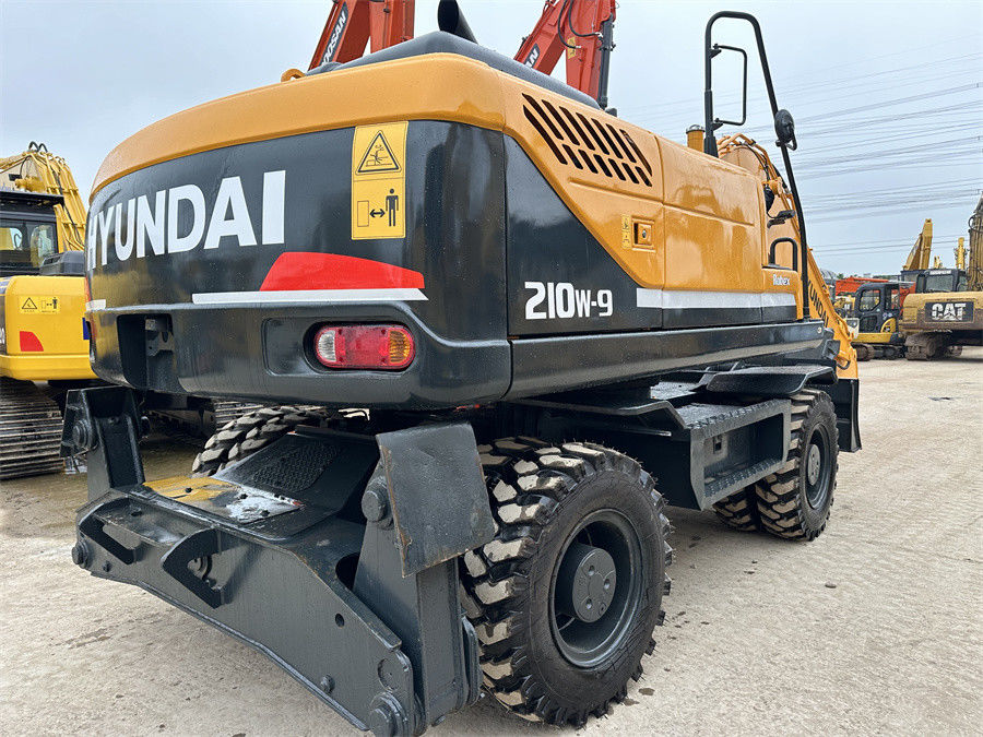 1900 Rpm Cummins QSB6.7 Hydraulic Excavator with 162 KN Tear Out Force / 1.3 M³ Bucket Capacity
