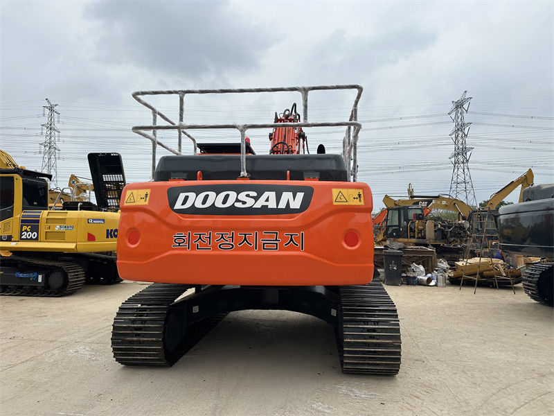180 KW Engine Power Doosan DX260 Used Excavators With 1.2 M3 Bucket Capacity