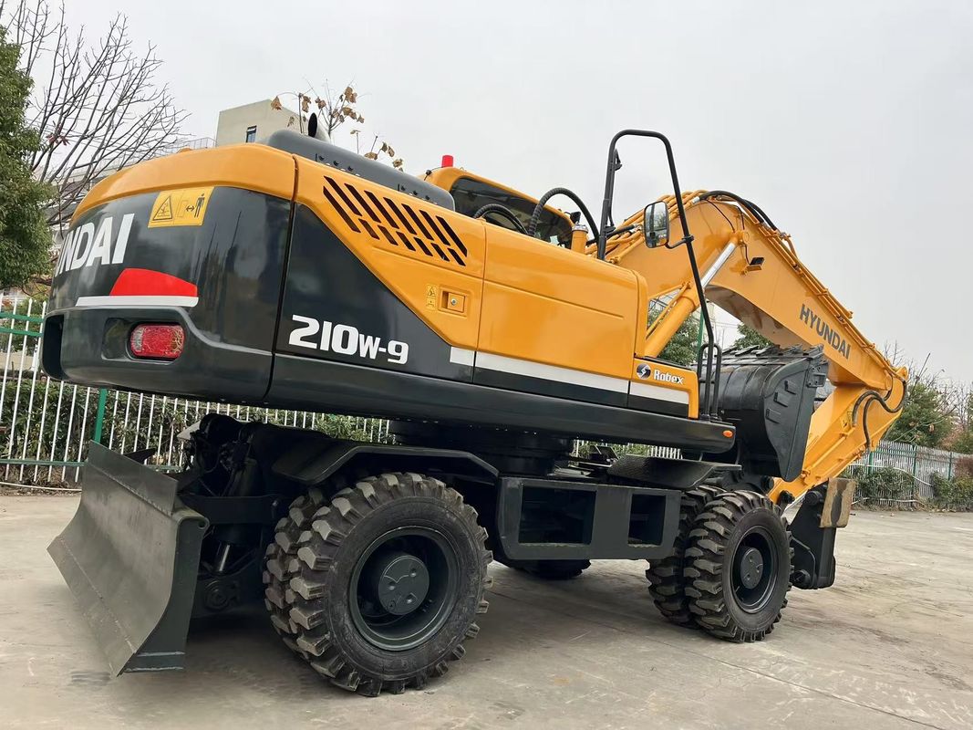 Moving Type Used Hyundai R210W-9 Wheel Excavator 21 Ton Used Hyundai Wheel Excavator