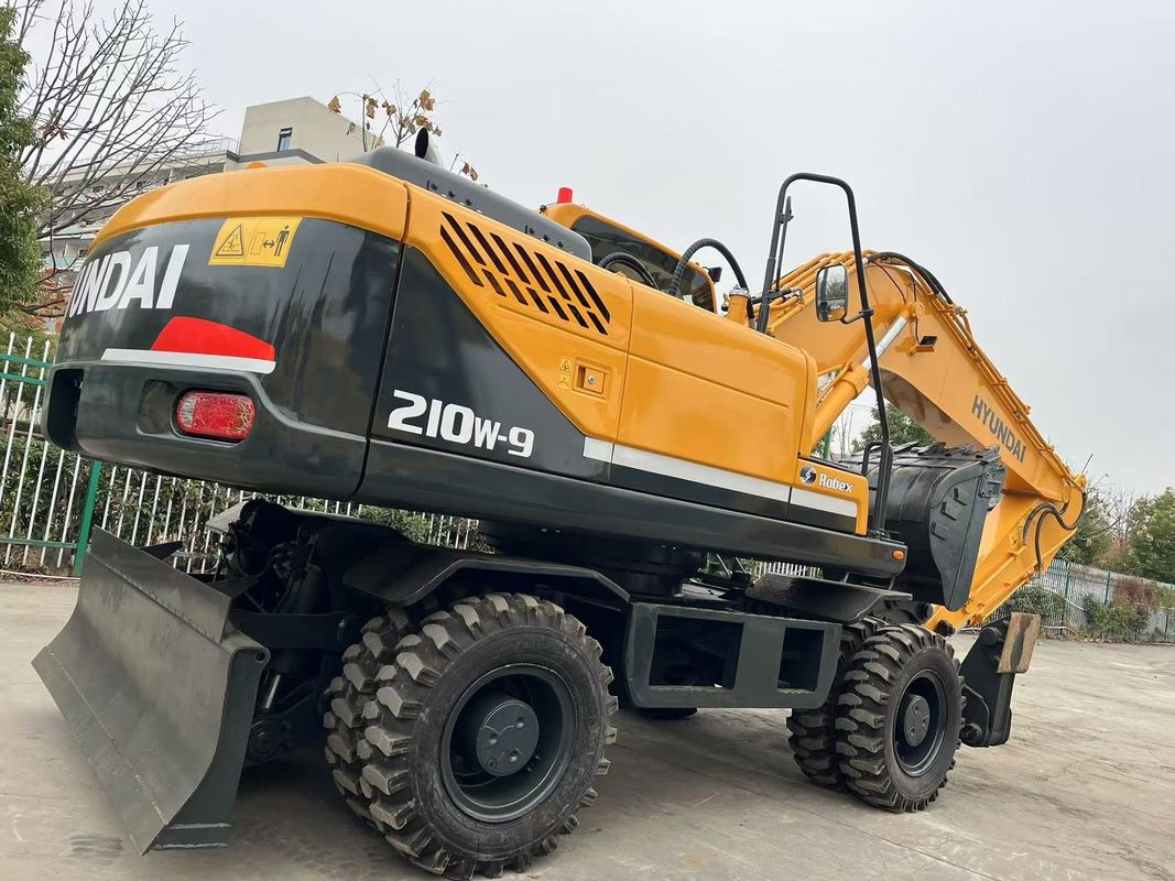 Moving Type Used Hyundai R210W-9 Wheel Excavator 21 Ton Used Hyundai Wheel Excavator