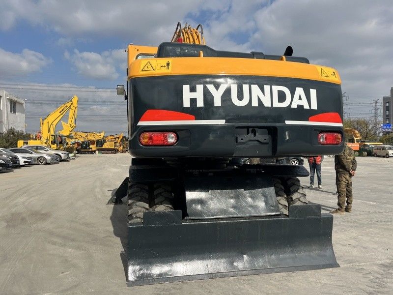 Used Hyundai 210w-9 Wheel Excavator 21 Tons Medium Size Used Excavators