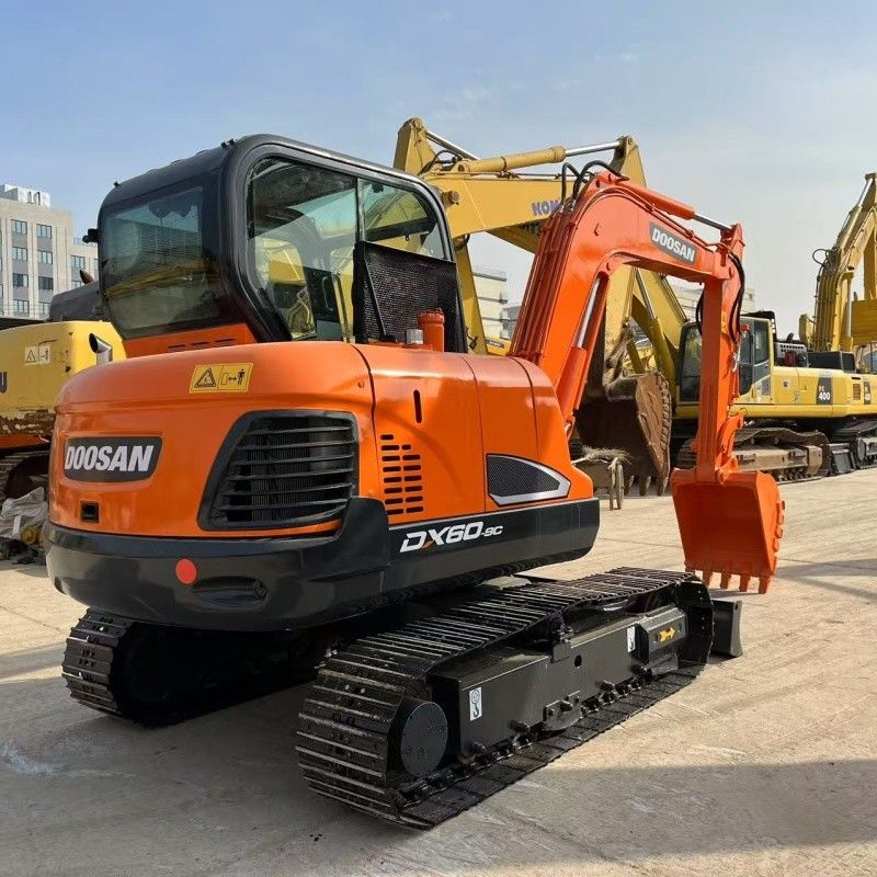 Small 6tons Doosan DX60 Excavator Korea Origin With Blade And Breaker Hammer Line