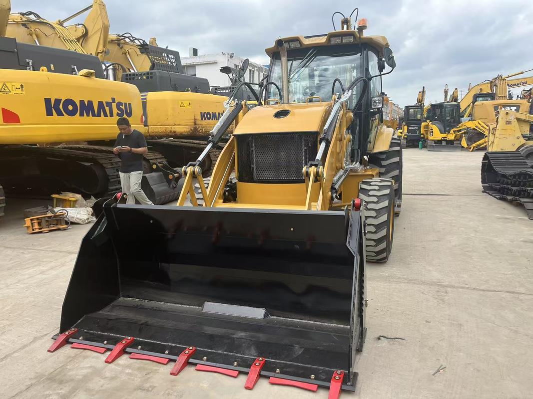Brand new Caterpillar 420F backhoe loader excavator with openable bucket and extendable boom