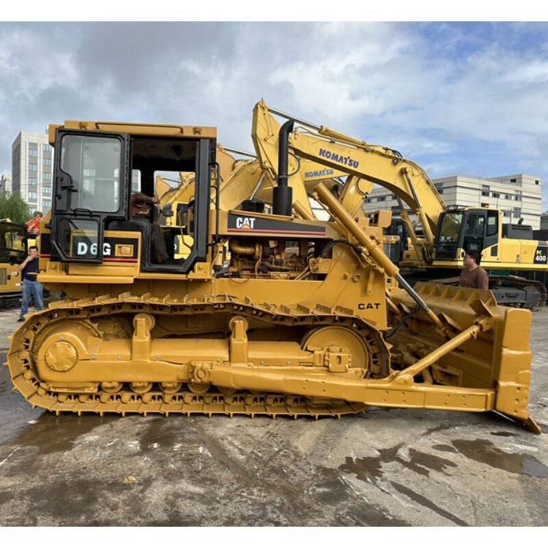 Used Bulldozer Caterpillar D7G Track Type Powerful Fuel Engine Medium Sized Ideal For Land Leveling Road Construction And Site Clearing