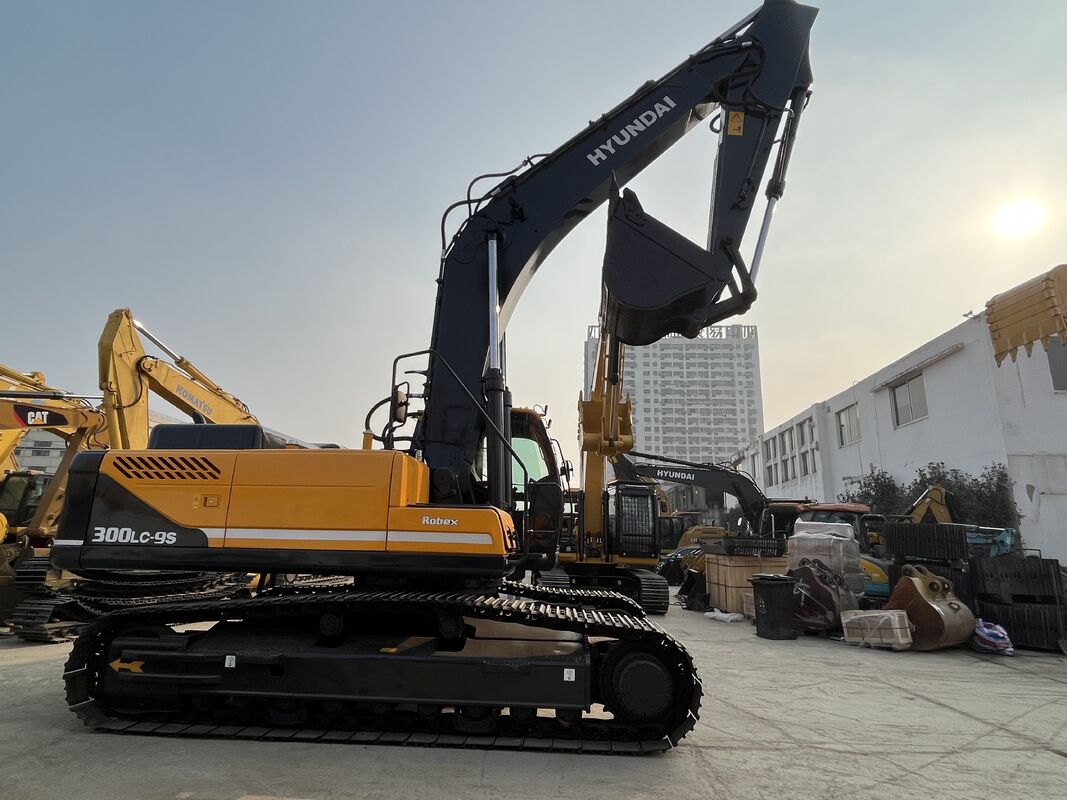 Used Hyundai Excavator 300LC-9 Heavy Duty Machine High Power Durable Engine Stable Operation Perfect for Demanding Earthmoving Tasks