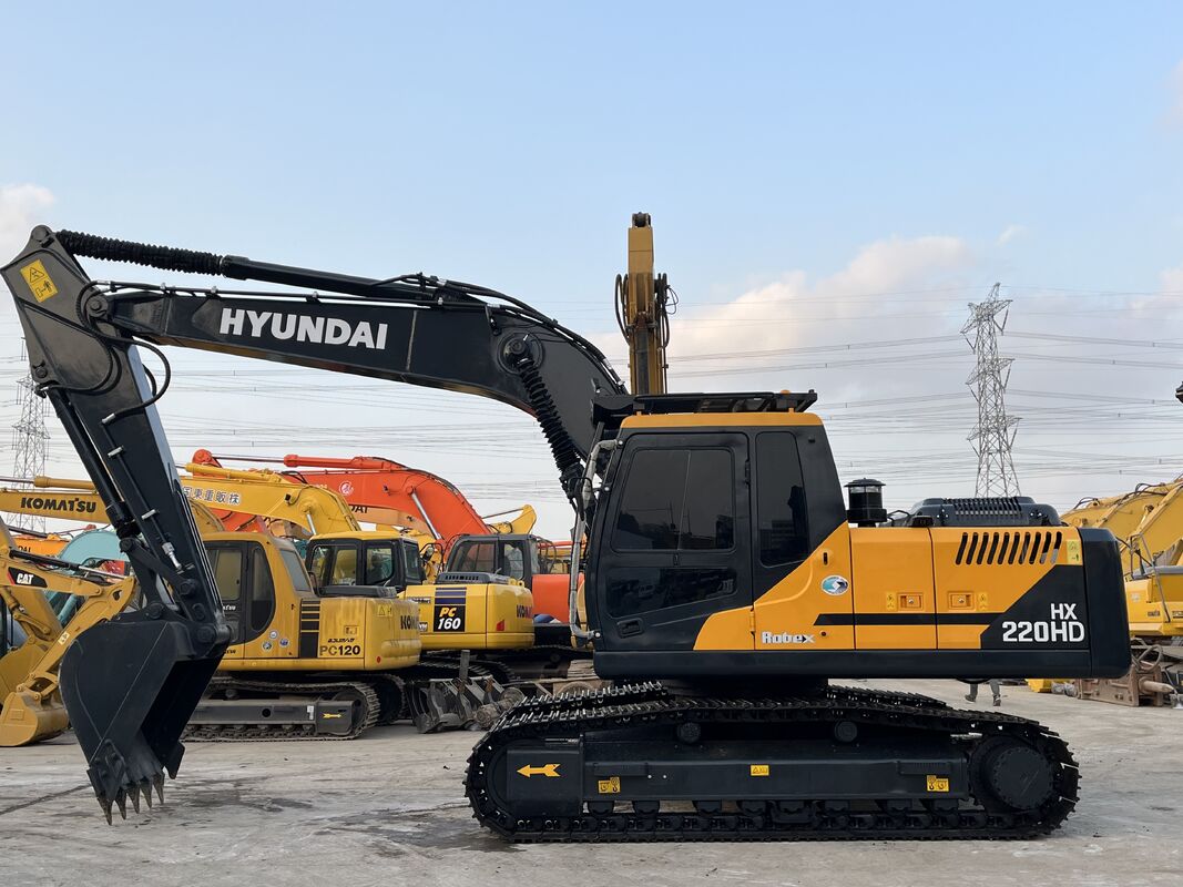 Used Hyundai Excavator HX220HD Heavy Duty Durable Model With 120kw Power And 1.2 Cubic Meter Bucket Capacity