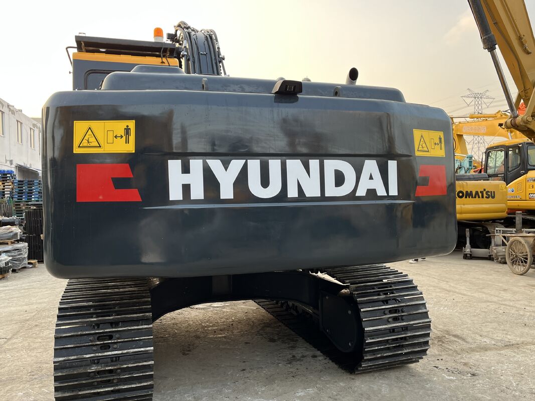 Used Hyundai Excavator HX220HD Heavy Duty Durable Model With 120kw Power And 1.2 Cubic Meter Bucket Capacity