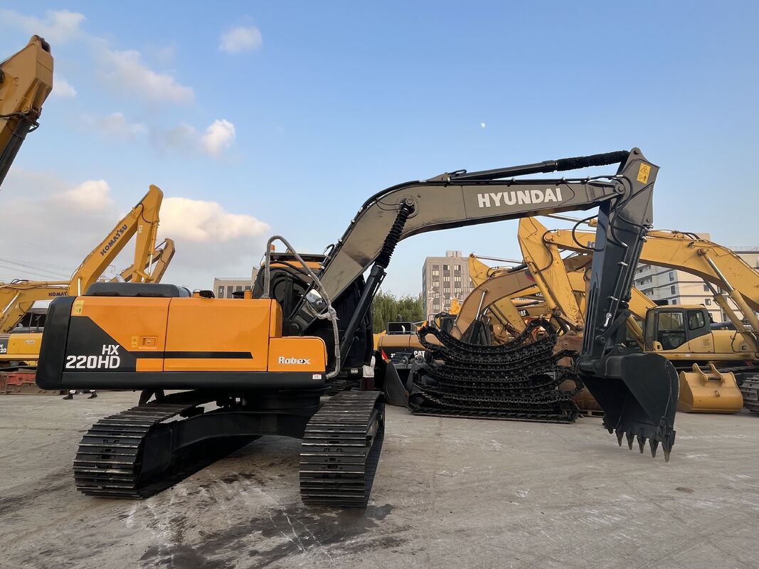Used Hyundai Excavator HX220HD Heavy Duty Durable Model With 120kw Power And 1.2 Cubic Meter Bucket Capacity