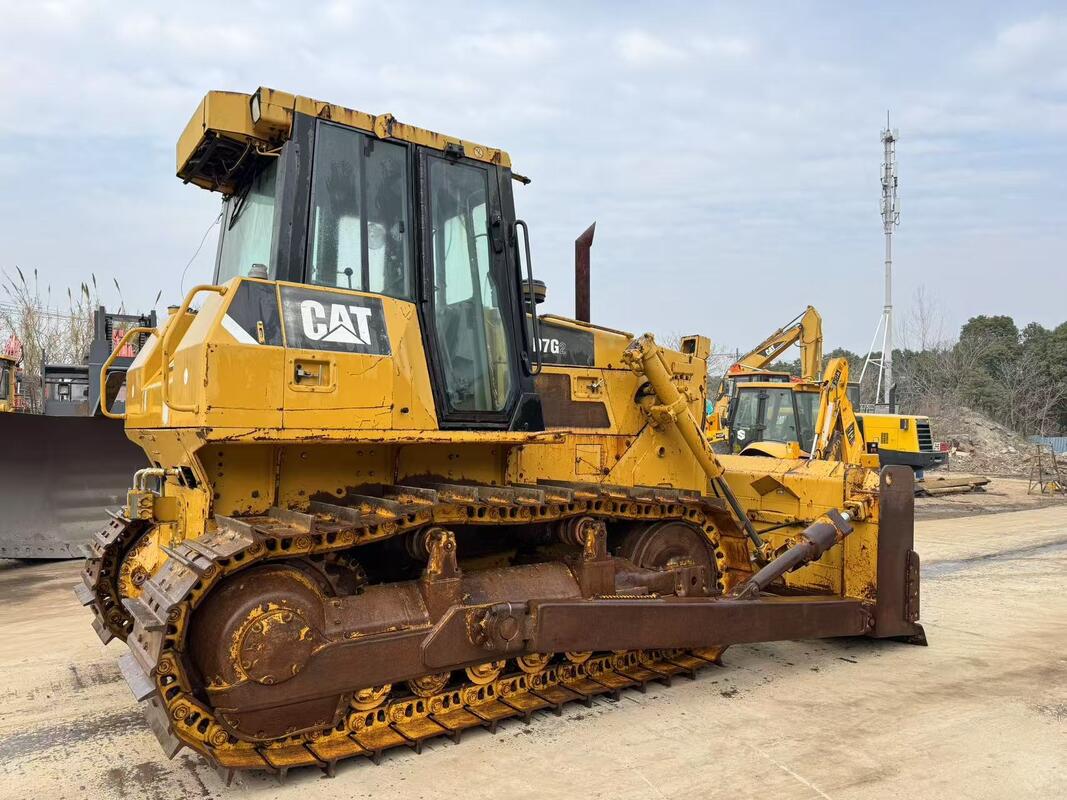 Heavy Duty Used CAT D7G Bulldozer with Stable Blade Control and Excellent Balance Suitable for Tough Construction and Earthmoving Jobs