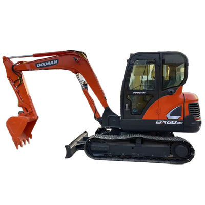 Used Doosan DX60 9C Excavator Mini Digger High Efficiency With Blade Dozer